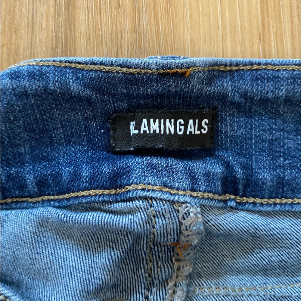 ❤️❤️Flamingals Chrystal Studded Flare Stretchy Dark Blue Distressed Denim Shorts - Picture 6 of 9